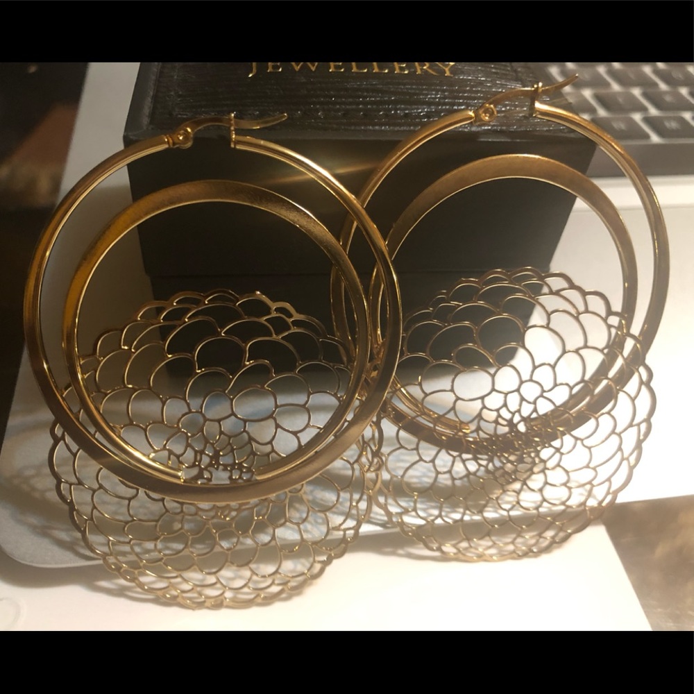 18k gold plated hoops earrings!
